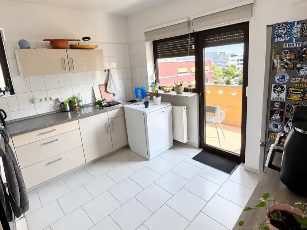 Schöne Wohnung mit EBK und 2 Balkonen(Whg.8)