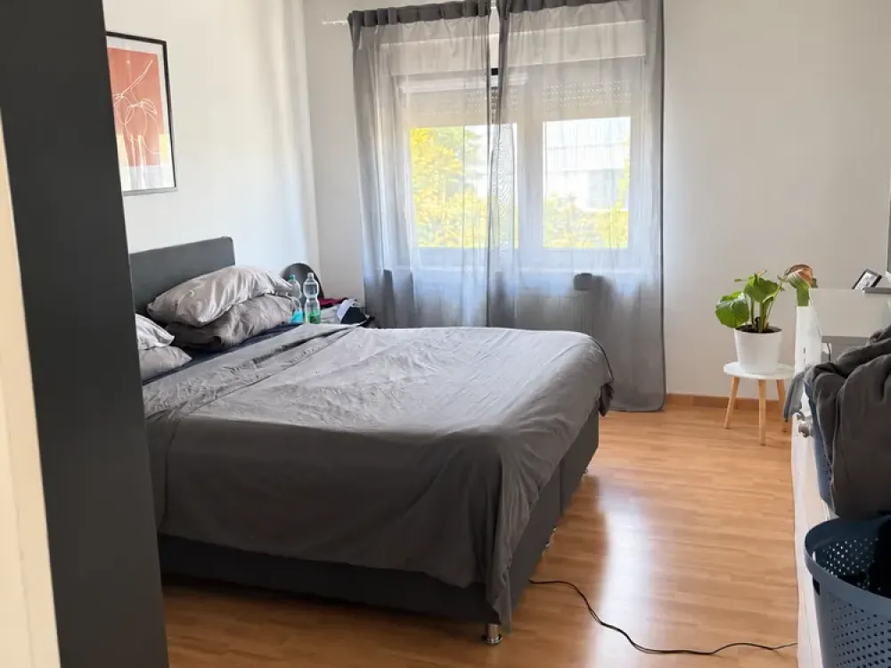 Schöne Wohnung mit EBK und 2 Balkonen(Whg.8)