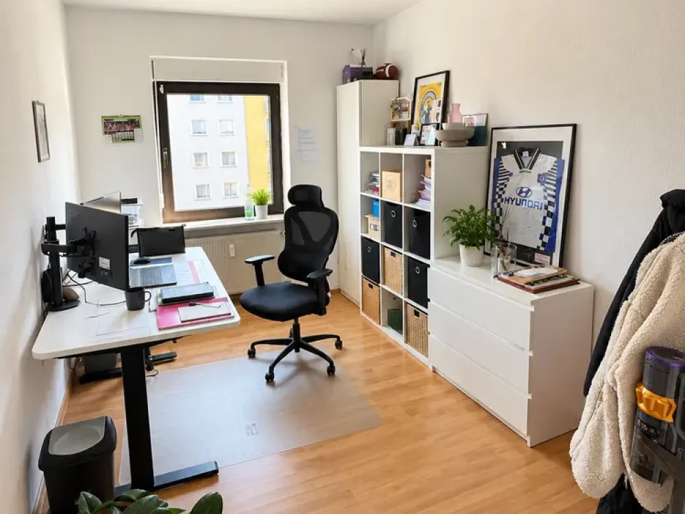 Schöne Wohnung mit EBK und 2 Balkonen(Whg.8)