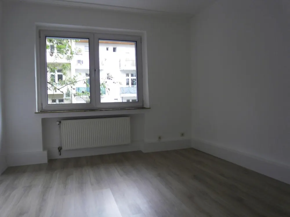 3-Zimmer Erdgeschosswohnung frisch renoviert! :-)