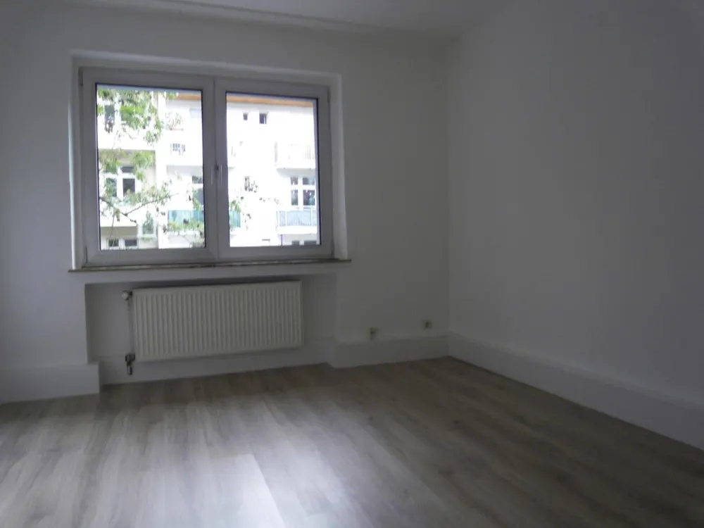 3-Zimmer Erdgeschosswohnung frisch renoviert! :-)