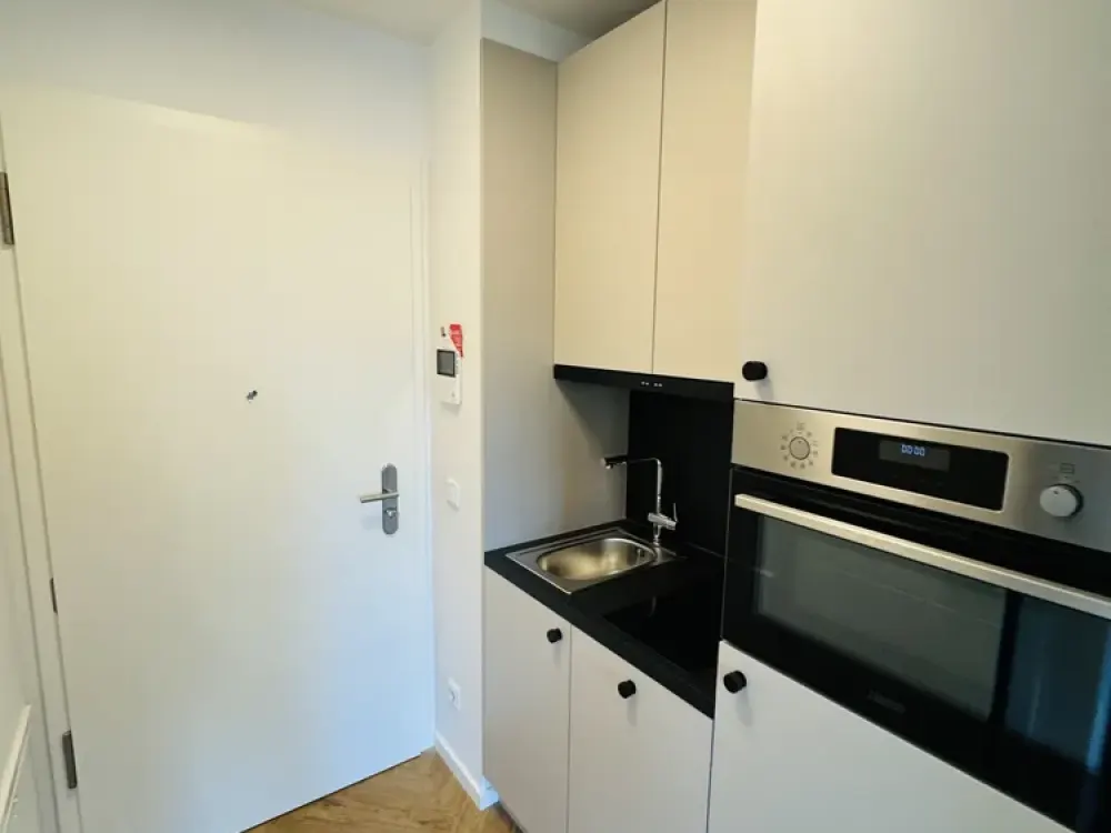 Modernes voll möbliertes Aprtment mit Balkon!