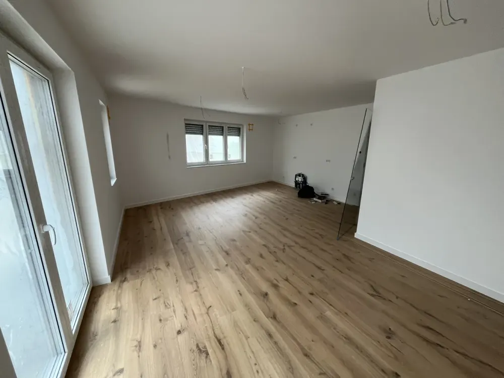 Newly Built 2-Room Apartment with Small Garden in Kreuzviertel