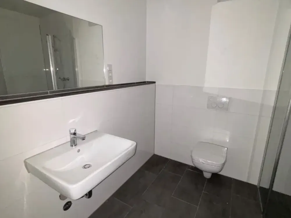bezugsfertiger Neubau, 2-Zimmer-Whg. mit Balkon, separate Küche - barrierearm