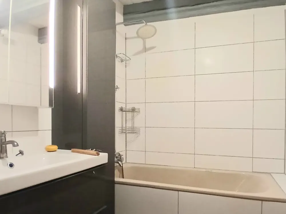 Dachgeschoss-Maisonette mit 4 Zimmer, plus Garage!