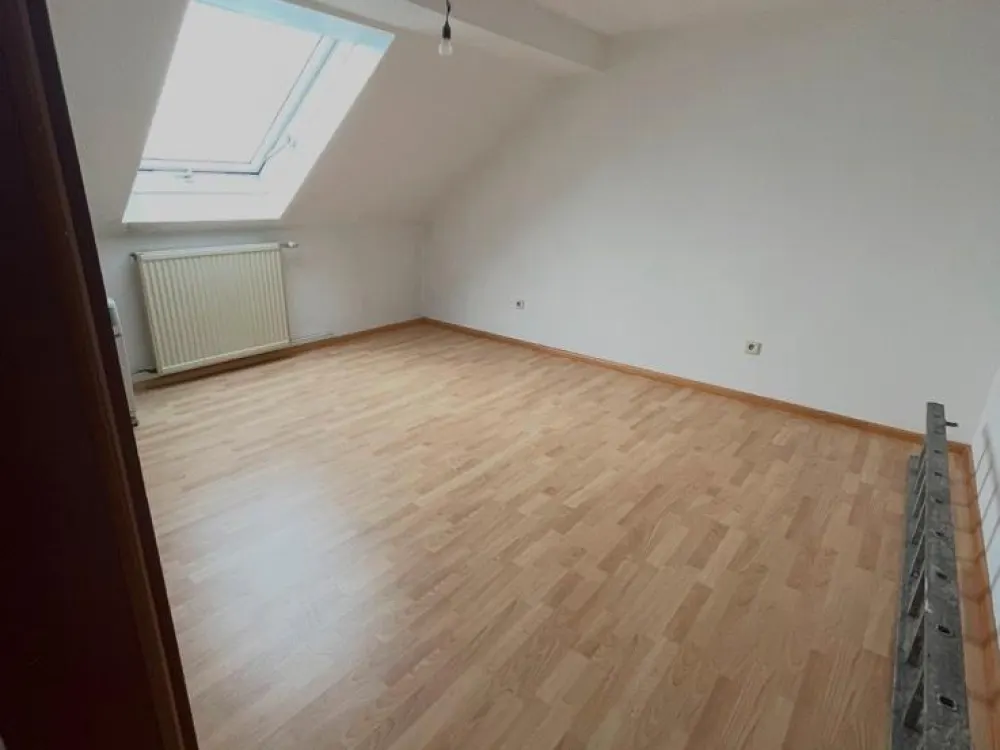 Dachgeschoss Wohnung Neunkirchen oberer Markt..