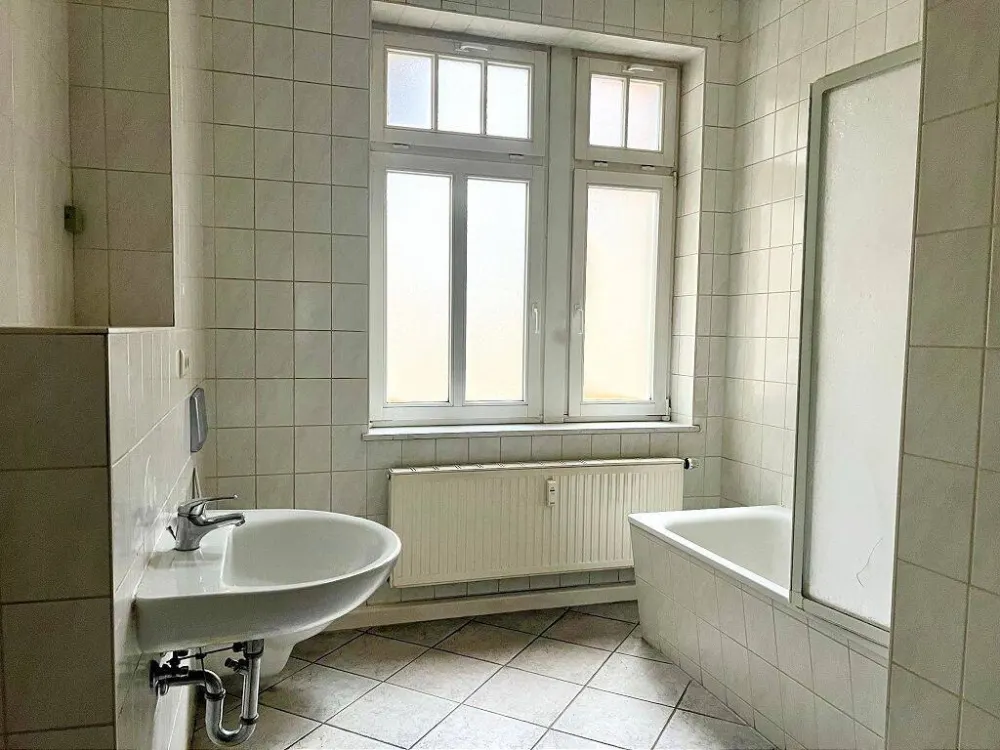 Geräumige und sanierte 3 Raumwohnung inmitten der Neustadt zu mieten!