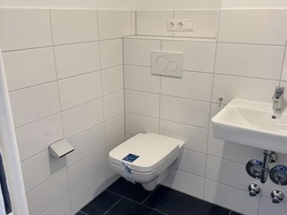 Kernsanierte 2-Zimmer-Wohnung mit Balkon