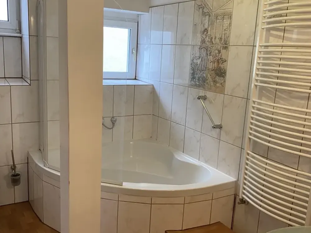 Charmante 4Zi.Wohnung, kl.Balk.+große Terrasse in Waldbonn