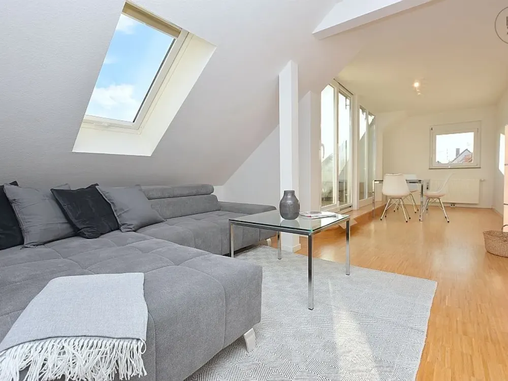Modern Furnished Apartment with Loggia in Stuttgart Degerloch
