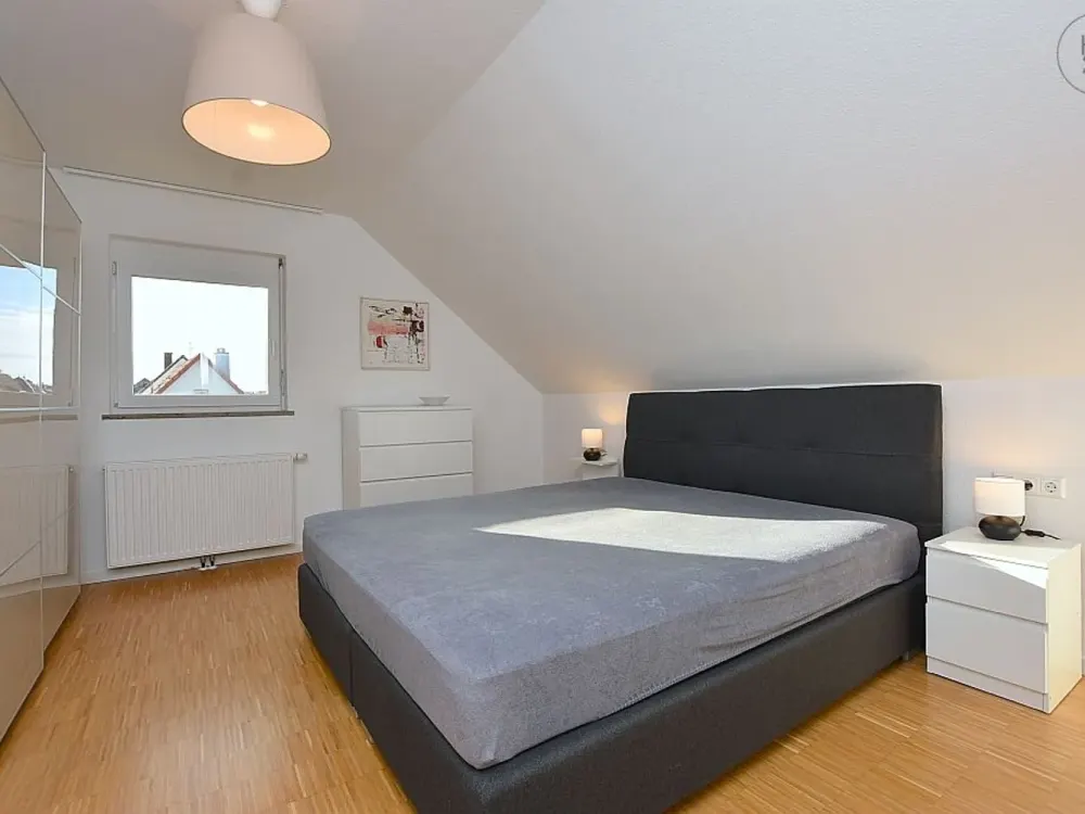 Modern Furnished Apartment with Loggia in Stuttgart Degerloch