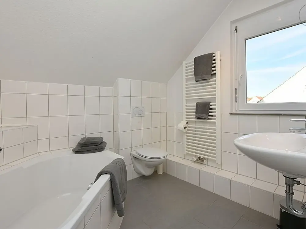 Modern Furnished Apartment with Loggia in Stuttgart Degerloch