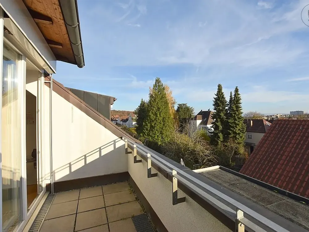 Modern Furnished Apartment with Loggia in Stuttgart Degerloch