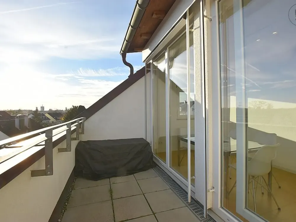Modern Furnished Apartment with Loggia in Stuttgart Degerloch