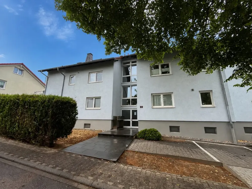 Gemütliche DG-Wohnung in Ostheim zu vermieten.