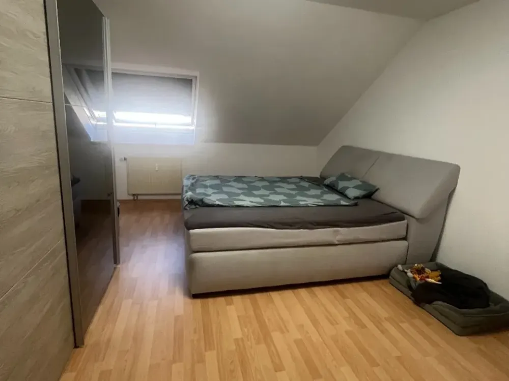 Gemütliche DG-Wohnung in Ostheim zu vermieten.