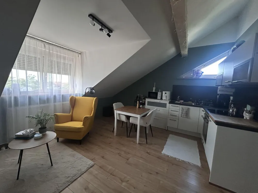 Charmante Dachgeschosswohnung in Poing