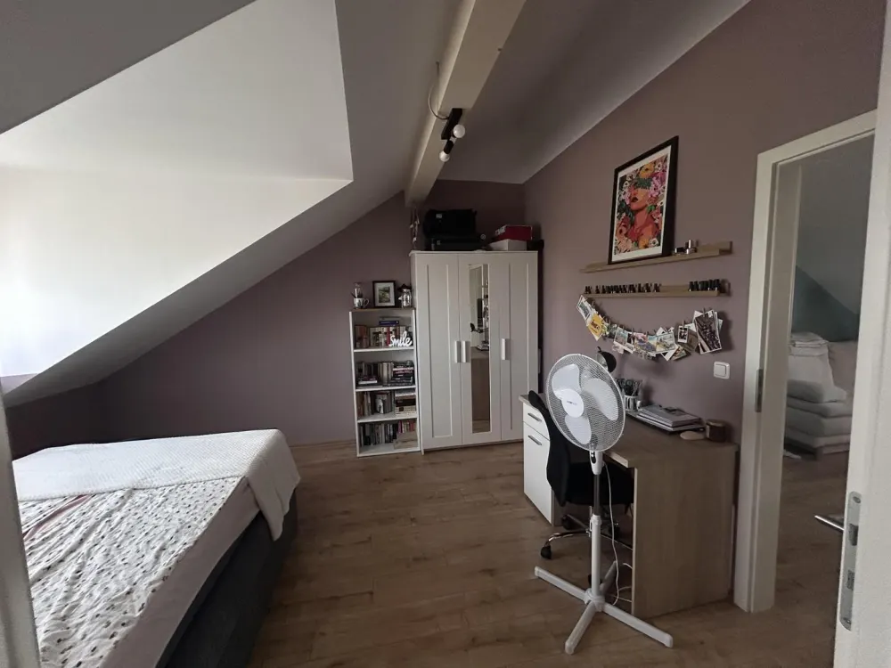 Charmante Dachgeschosswohnung in Poing