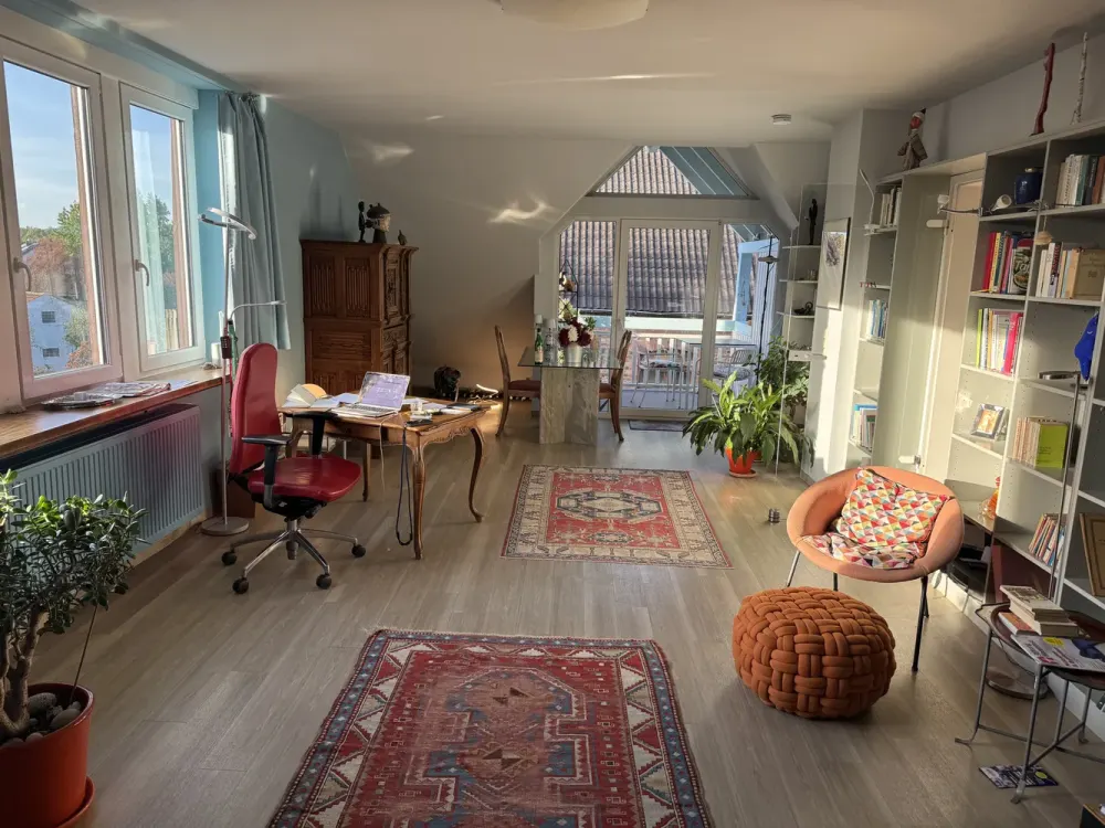 Spacious Living with Charm - Exceptional Gable Apartment with Loggia