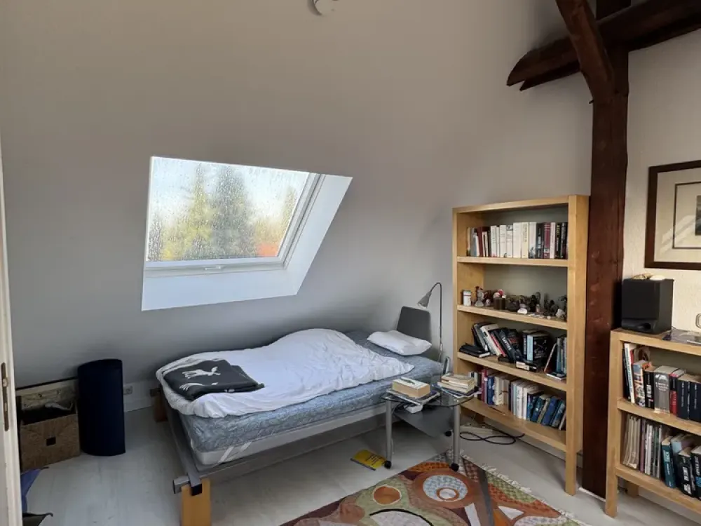 Spacious Living with Charm - Exceptional Gable Apartment with Loggia