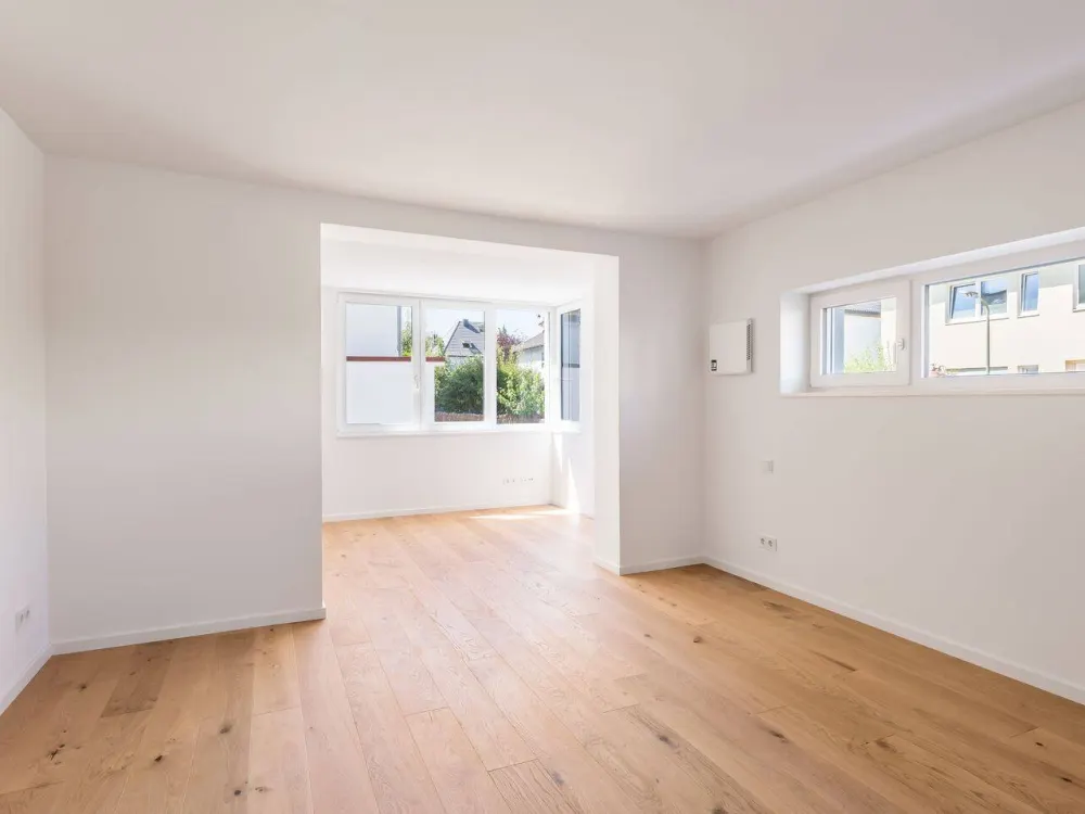 Zum Erstbezug: Großzügige 4-Zimmer-Wohnung im Erdgeschoss mit Privatgarten