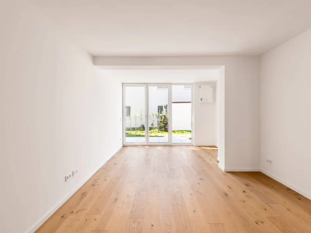 Zum Erstbezug: Großzügige 4-Zimmer-Wohnung im Erdgeschoss mit Privatgarten