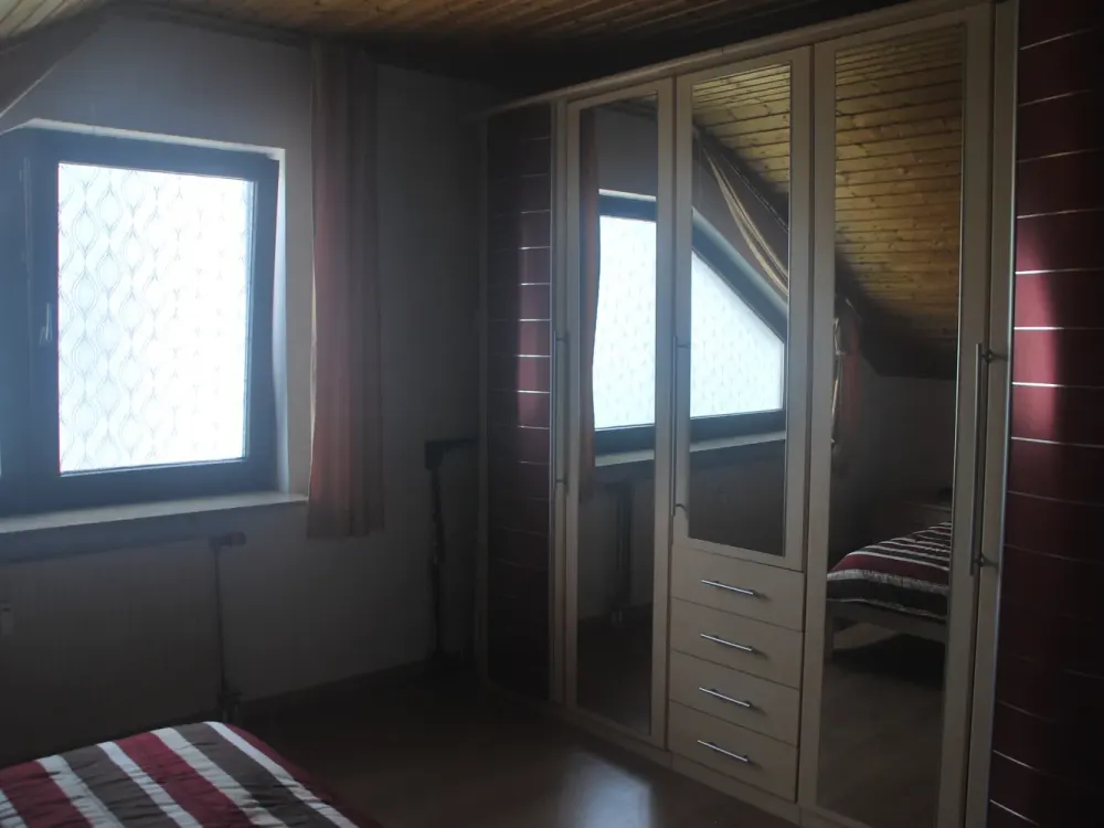 Wohnen mit Charakter: 3-Zimmer-Dachgeschosswohnung in Renningen