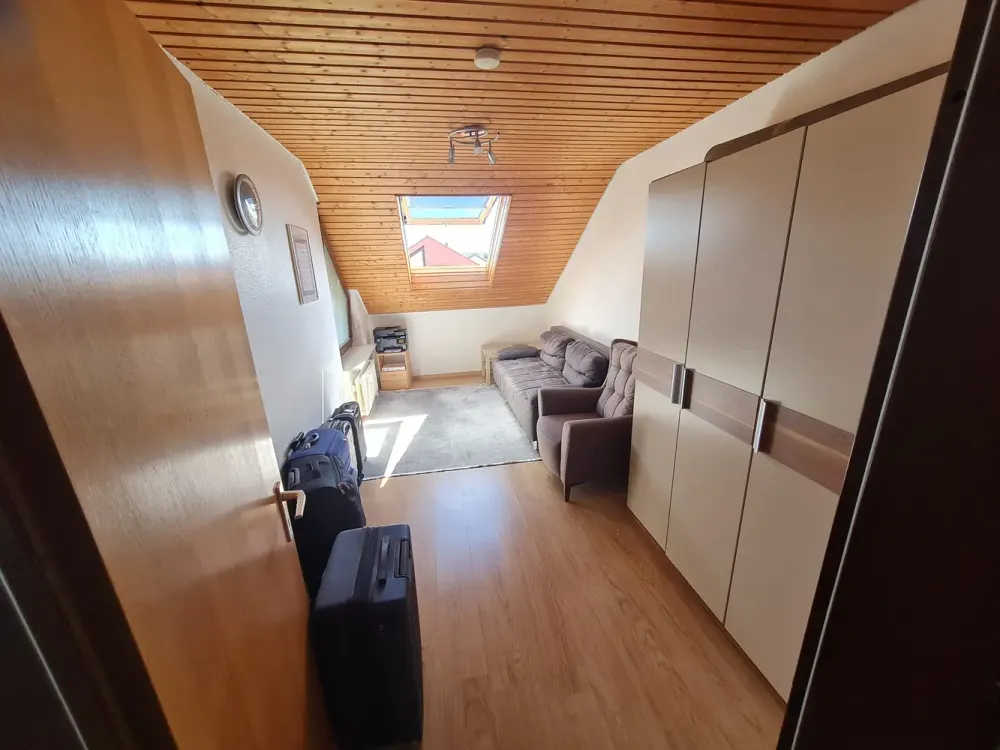 Wohnen mit Charakter: 3-Zimmer-Dachgeschosswohnung in Renningen