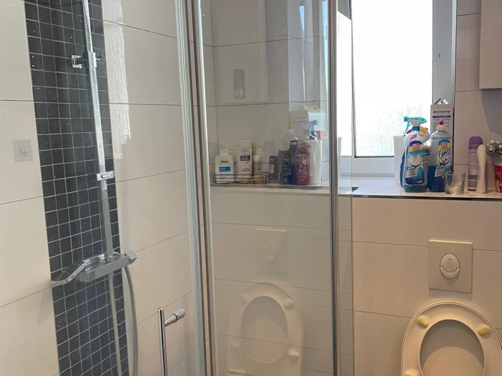 Möbliertes WG Zimmer Zentrale Lage in Bad Cannstatt