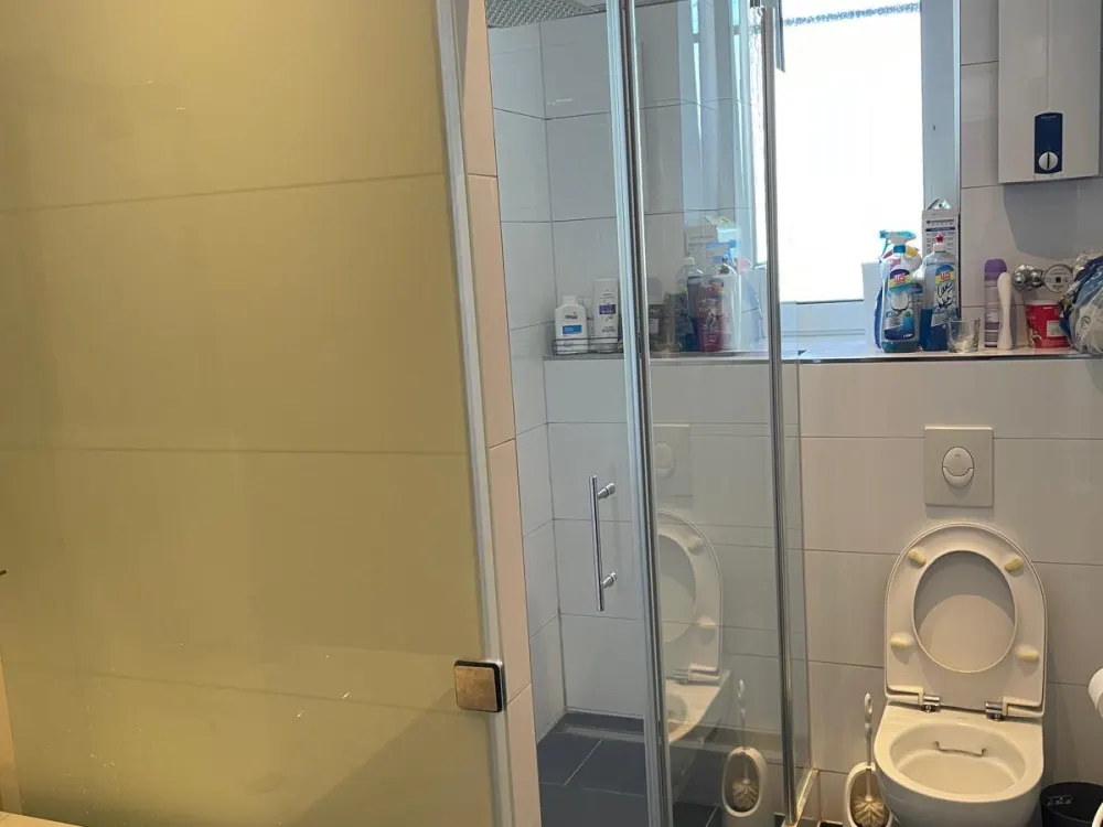 Möbliertes WG Zimmer Zentrale Lage in Bad Cannstatt