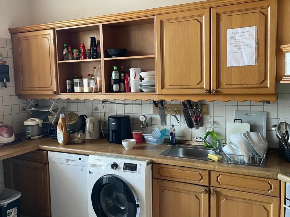 Möbliertes WG Zimmer Zentrale Lage in Bad Cannstatt