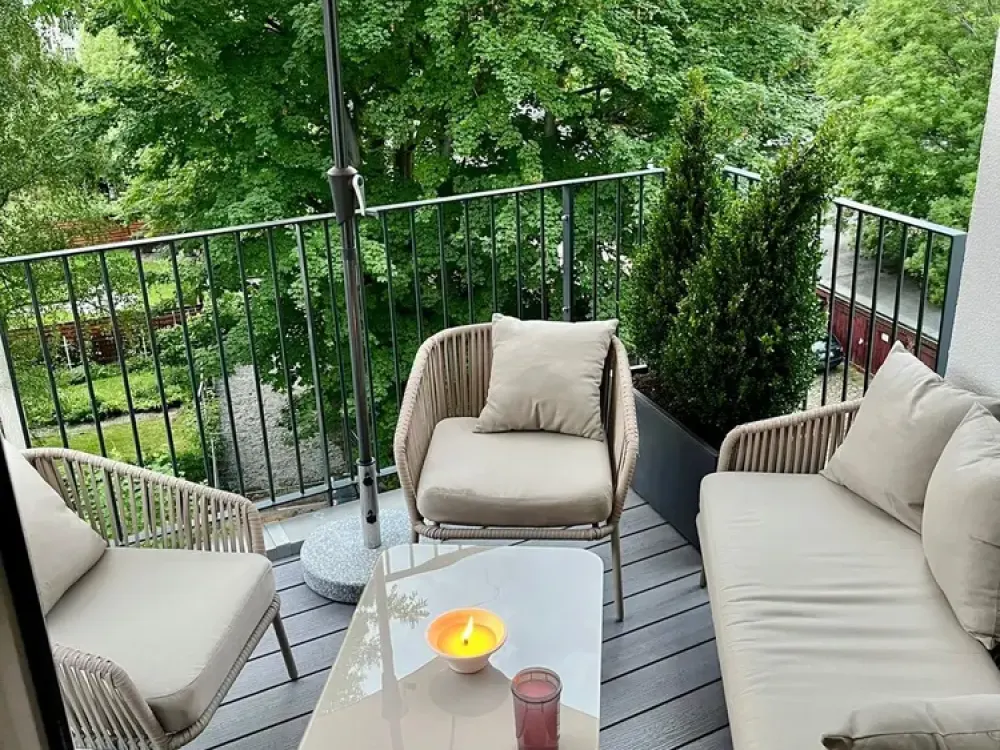 5-Zimmer-Wohnung mit Balkon und EBK direkt am Park und Abenteuerspielplatz