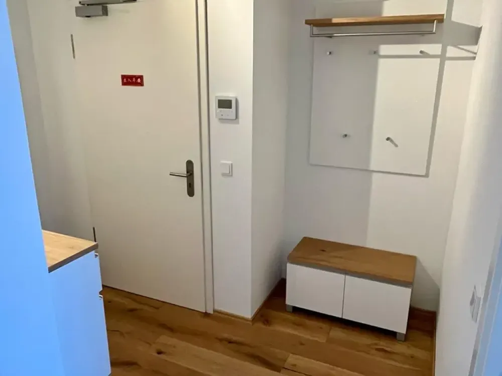 5-Zimmer-Wohnung mit Balkon und EBK direkt am Park und Abenteuerspielplatz