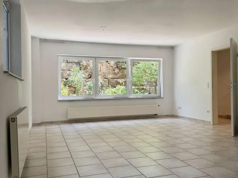 Hochwertige 3-Zimmer-Einliegerwohnung mit Terrasse in gepflegtem Einfamilienhaus
