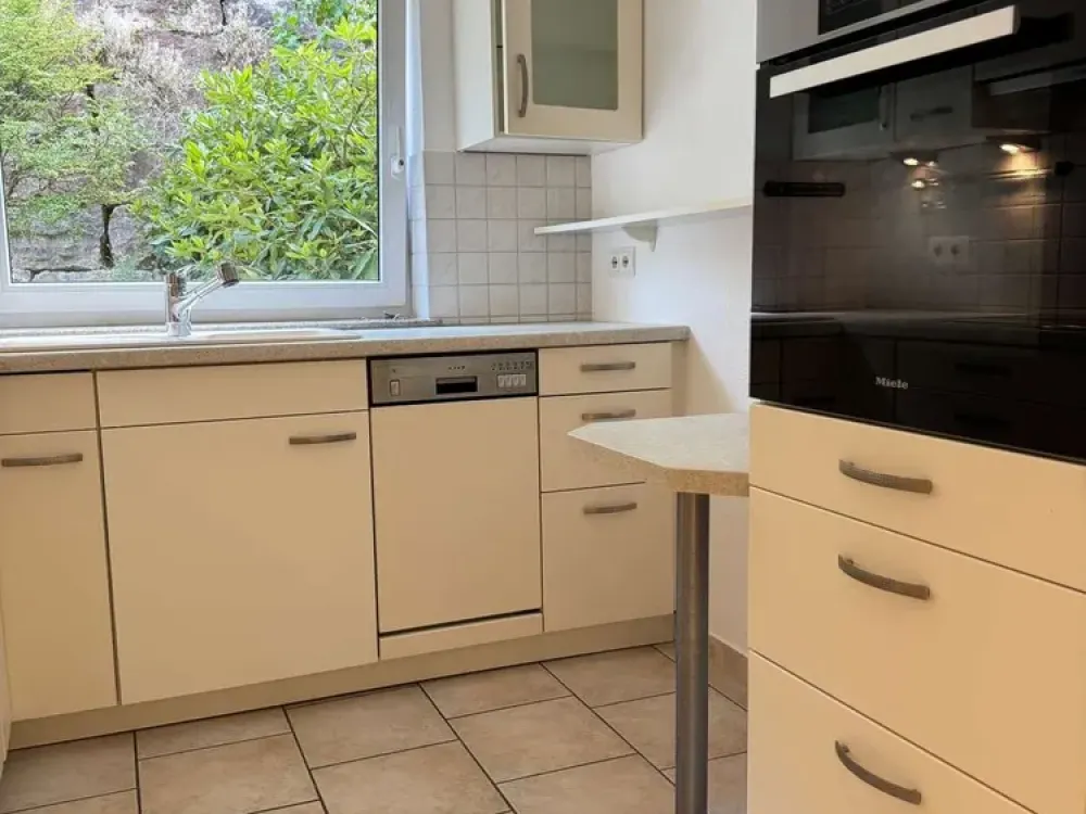 Hochwertige 3-Zimmer-Einliegerwohnung mit Terrasse in gepflegtem Einfamilienhaus