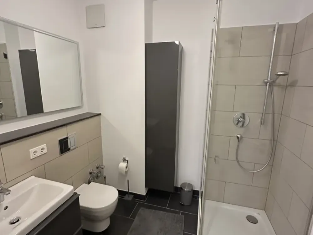 NK-ALL-INC: Voll möblierte moderne und gepflegte 1,5-Zimmer-Wohnung mit Terrasse in Köln-Bayenthal
