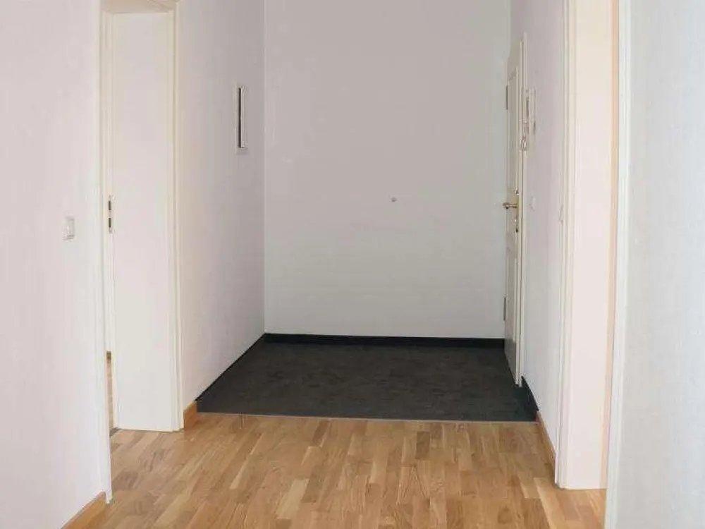 frei ab 01.11.2026: schicke 2-Raum-Wohnung im Dachgeschoss