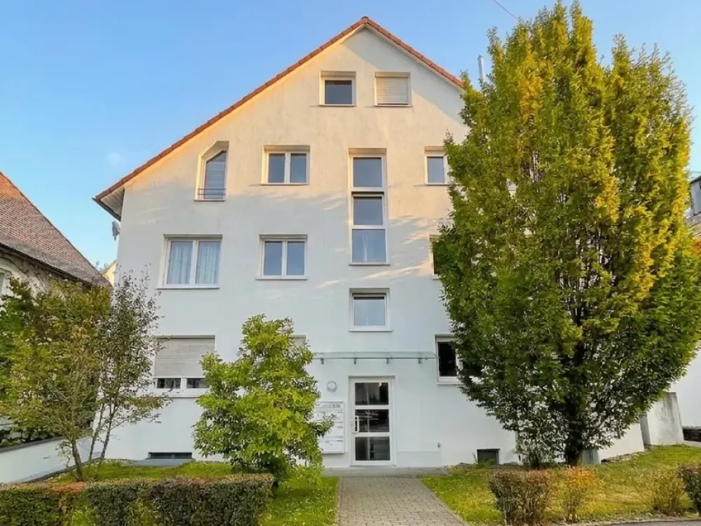 Schöne 3 Zi-Whg. (ca. 74 m²) mit EBK, Blk und TG in Vaihingen
