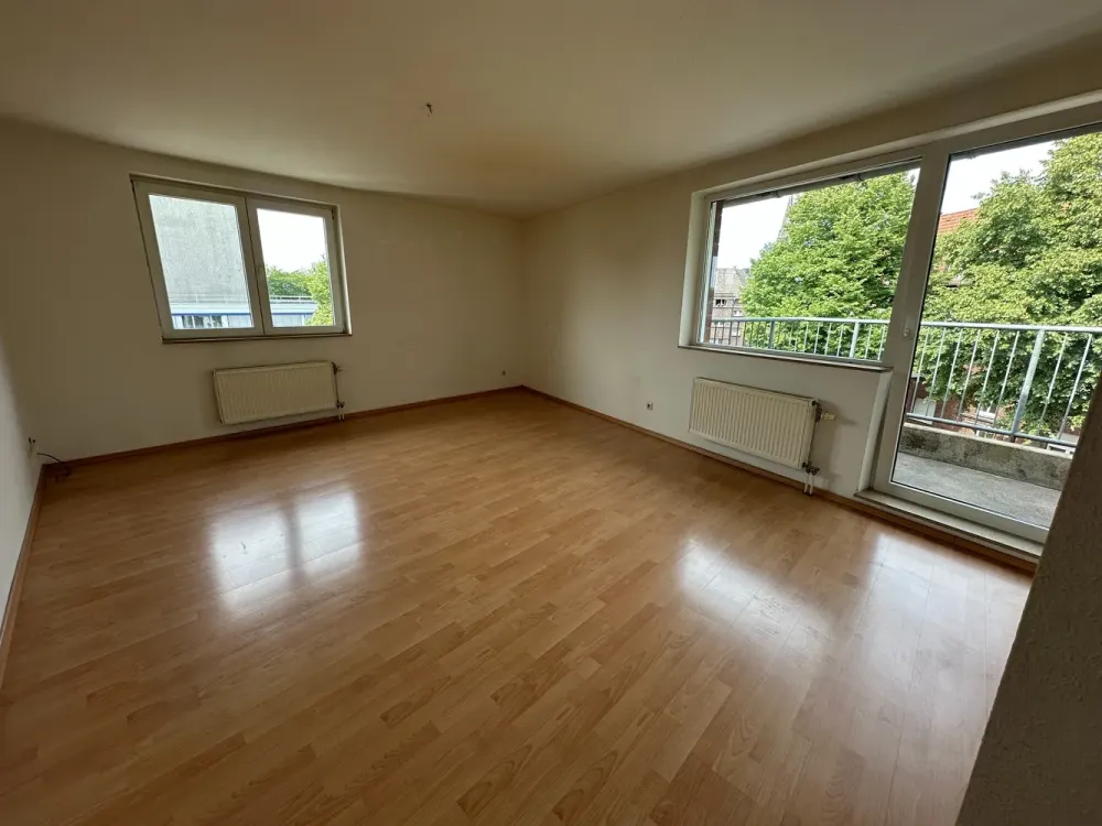 Helle drei Zimmerwohnung mit Balkon