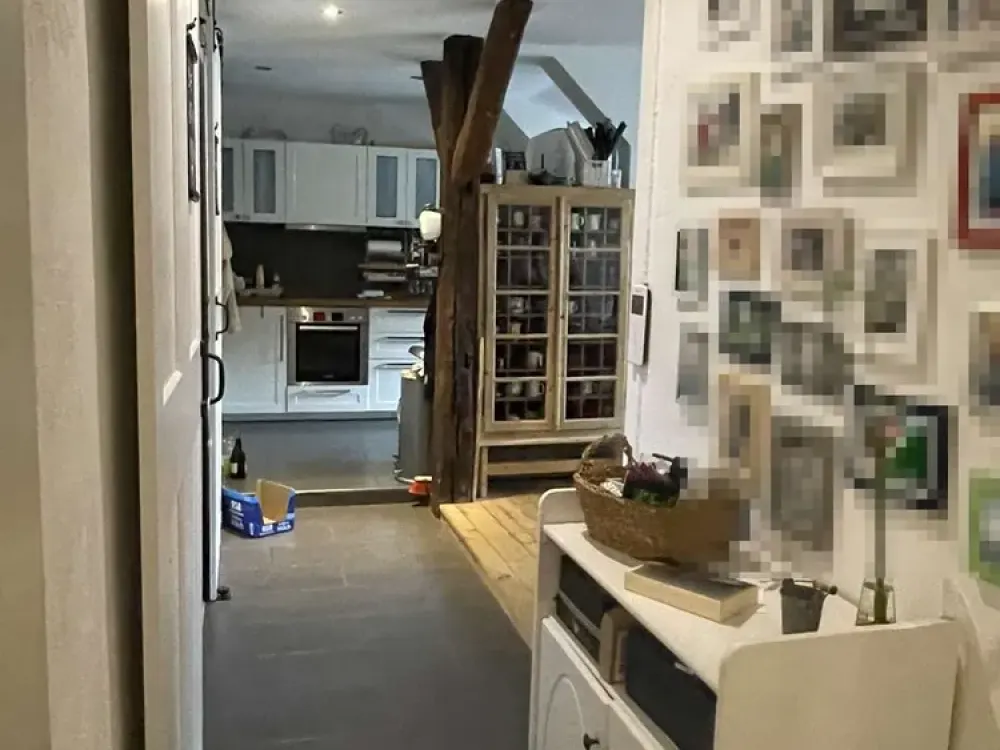 [Innenstadt] سكن استثنائي عبر منزلين, 6 غرف، لوجيا وشرفة على حوالي 220 م²