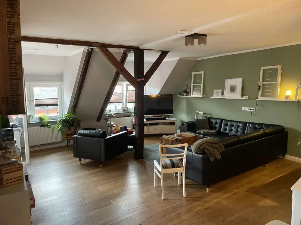 [Innenstadt] سكن استثنائي عبر منزلين, 6 غرف، لوجيا وشرفة على حوالي 220 م²