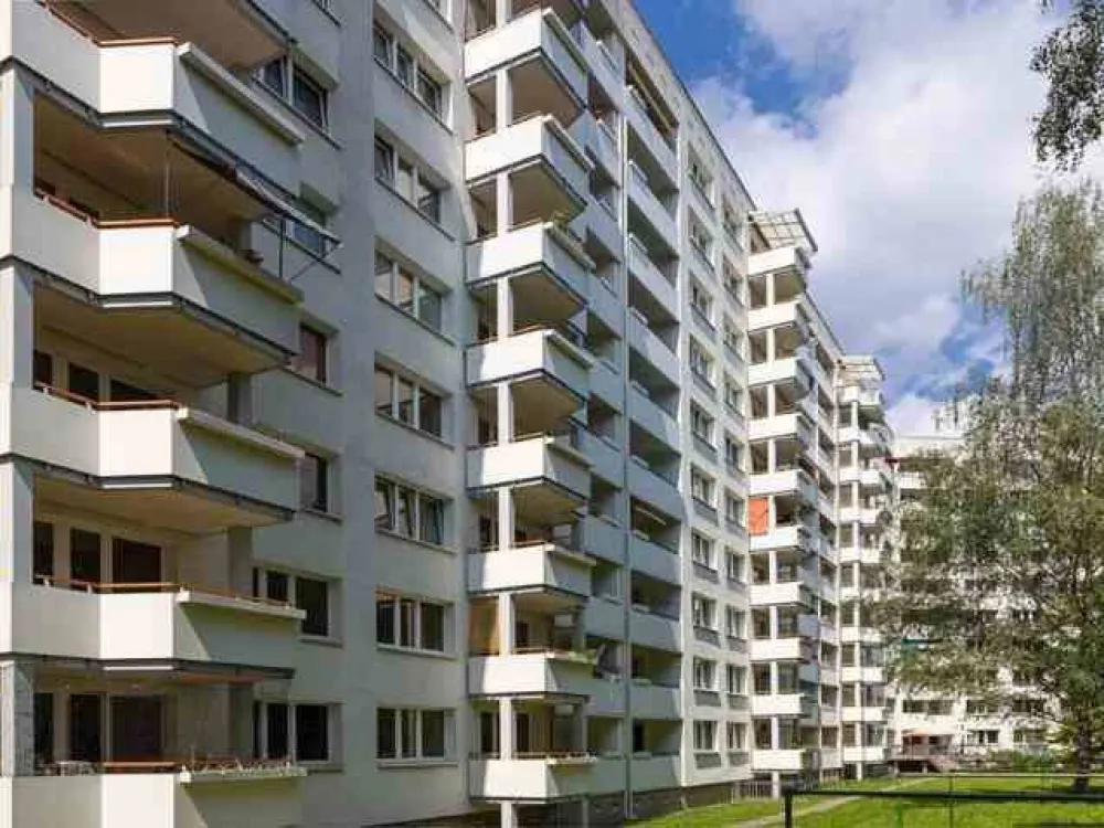 2-Zimmerwohnung mit Balkon und Aufzug, Bad mit Dusche