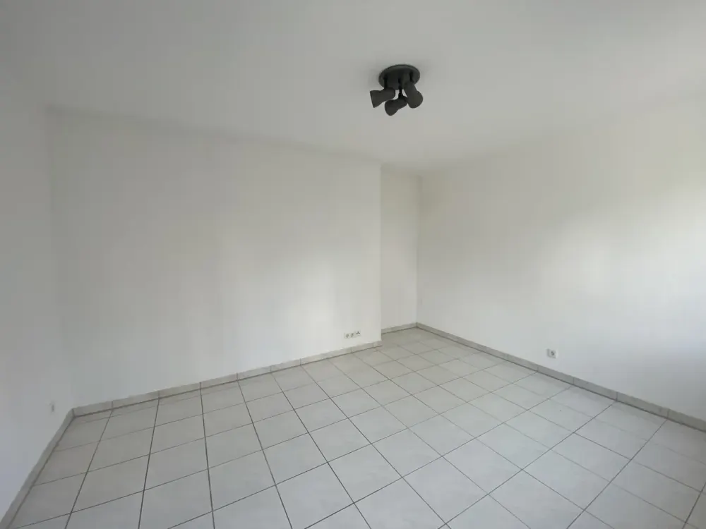 Schöne 1,5 Zimmer-Souterrainwohnung in Dreieich-Offenthal