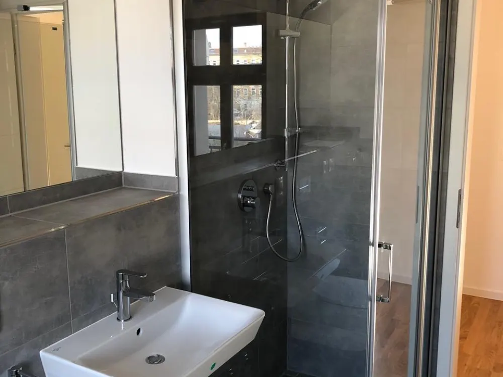 Ruhige 2 Raum Wohnung Hinterhaus mit Terrasse