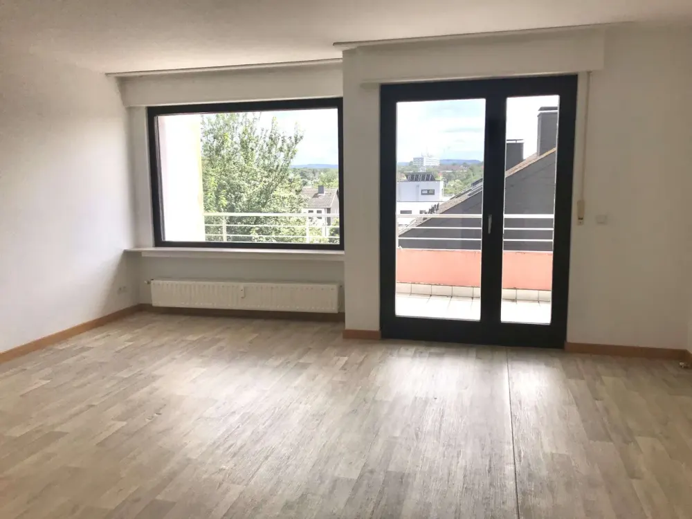 Sehr schönes Appartement im Grünen mit Balkon und Einbauküche