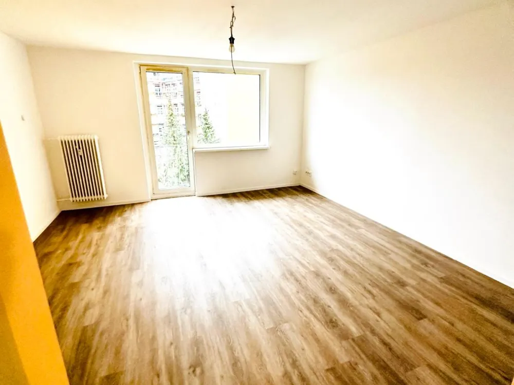 ANFRAGESTOPP Nachmieter ruhige 1-Z Whg + kl Balkon in Tempelhof