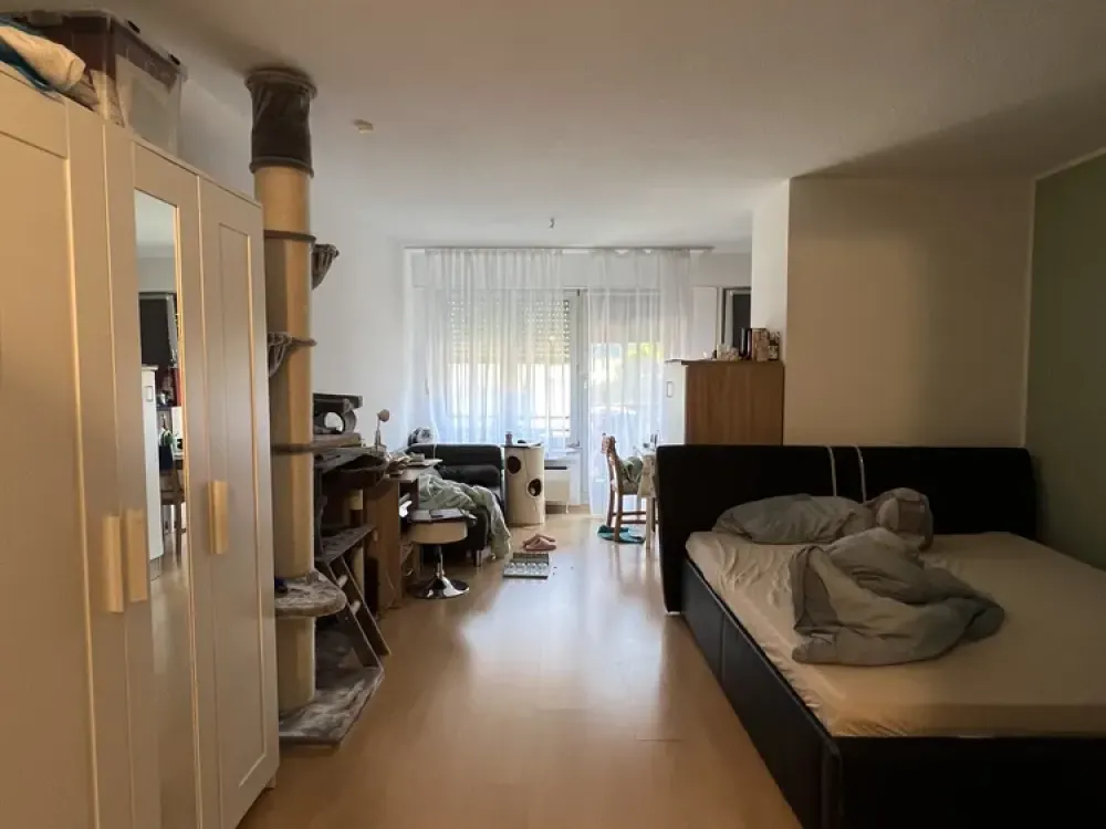 sonnige, ruhige (zum Innenhof) gelegene 1-Zimmer-Wohnung