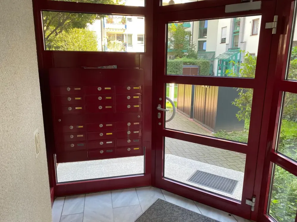 sonnige, ruhige (zum Innenhof) gelegene 1-Zimmer-Wohnung