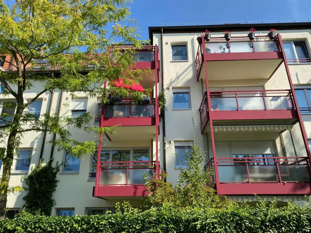 sonnige, ruhige (zum Innenhof) gelegene 1-Zimmer-Wohnung