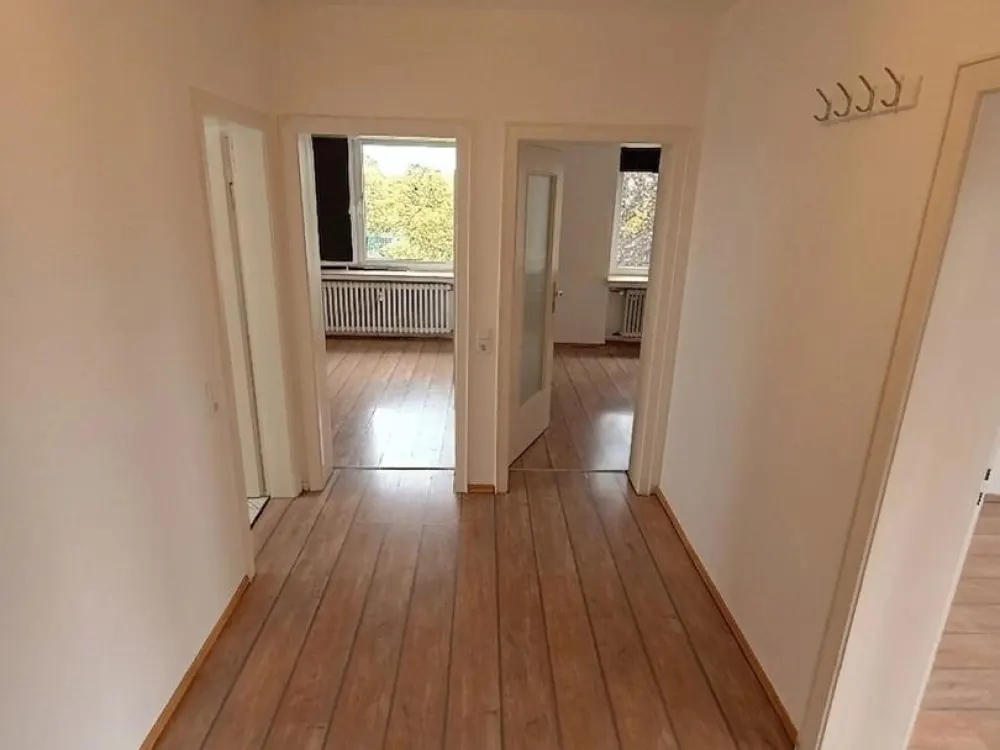 3 Zimmer Wohnung (76m²) in zentraler Lage - mit Balkon, Aufzug, Keller und Waschküche